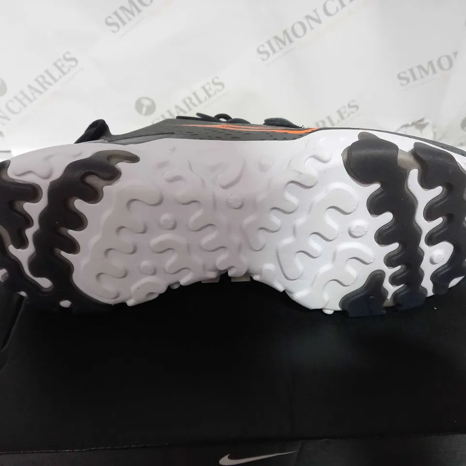 BOXED NIKE REACT VISION SIZE 9 (SMOKE GREY/BLACK )