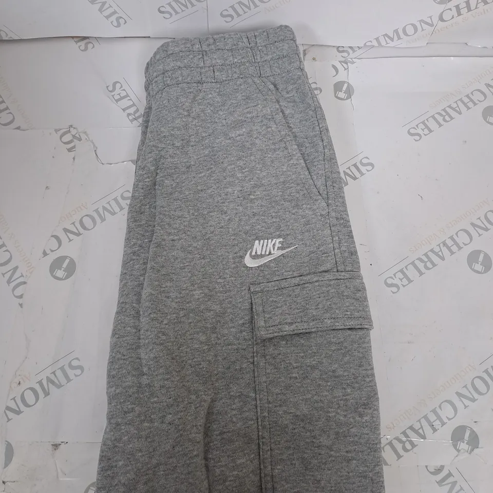 NIKE FLEECED TRACKSUIT BOTTOMS SIZE M - KIDS