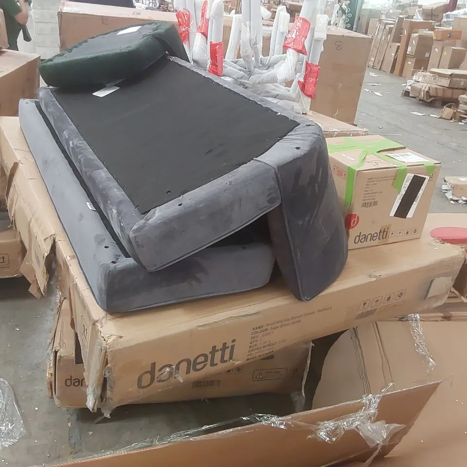 PALLET CONTAINING A LARGE QUANTITY OF ASSORTED DANETTI FURNITURE PARTS