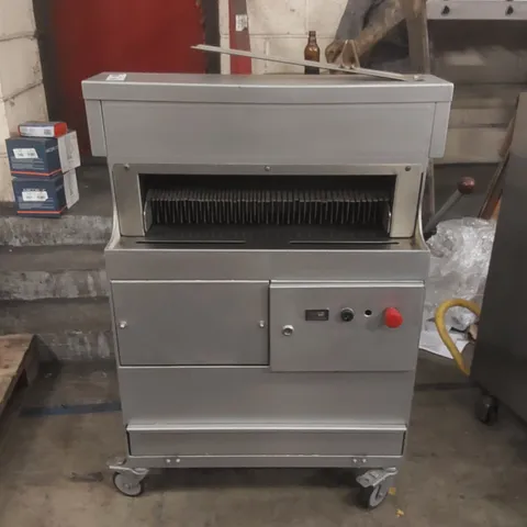 COMMERCIAL BREAD SLICER