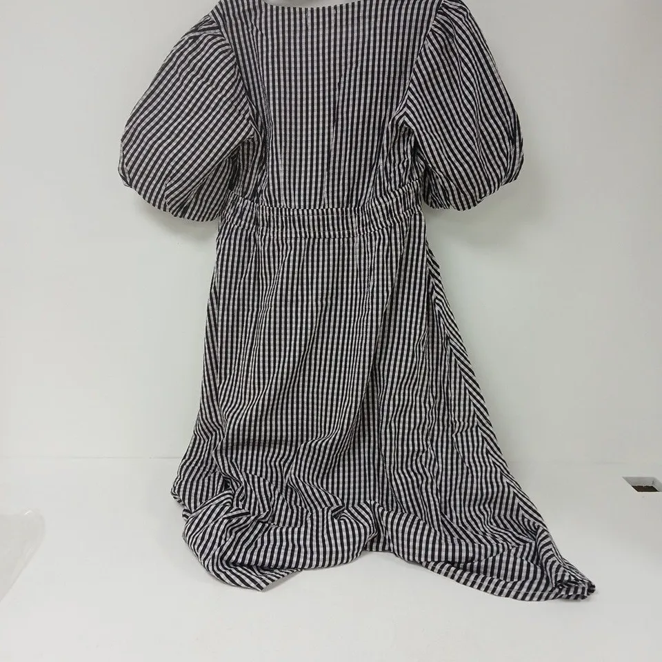 3 SIX 5 - WOMEN'S BLACK & WHITE GINGHAM PUFF-SLEEVE DRESS - UK 14