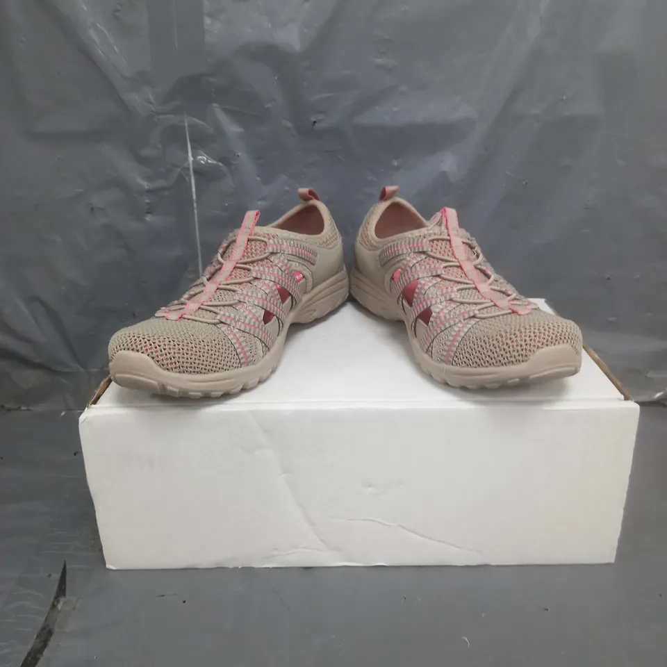 SKECHERS LUXE FOAM RELAXED FIT SHOES TAUPE SIZE 4