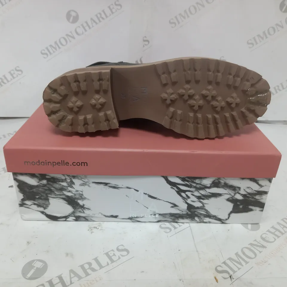 BOXED MODA IN PELLE CORNELIA BIKER BOOTS KHAKI SIZE 5