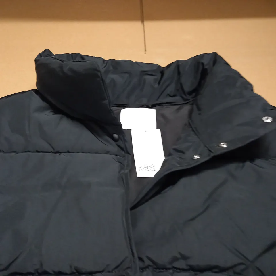 H&M PADDED GILET IN BLACK - EUR L