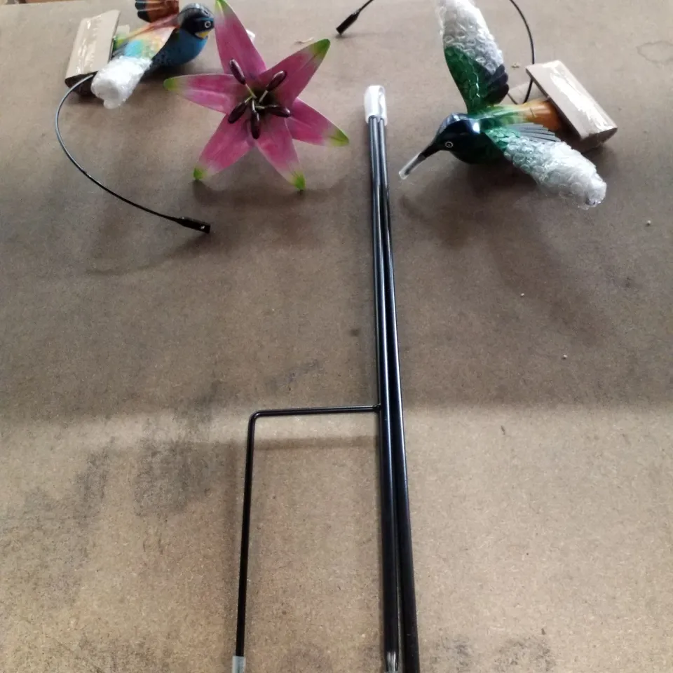 2 BOXED HOME2GARDEN HUMMINGBIRD WINDSPINNERS (2 BOXES)