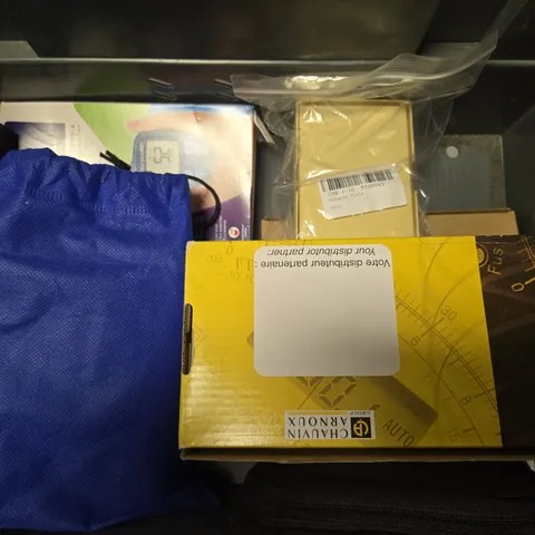 TOTE OF APPROXIMATELY 7 ASSORTED ITEMS TO INCLUDE -RYOKO DOCK , TABLET KEYBOARD , FINGERTIP OXIMETER ETC