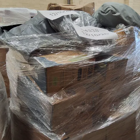 PALLET CONTAINING LARGE QUANTITY OF AIR BEDS