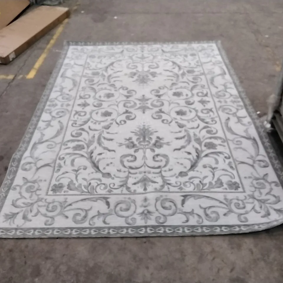 QUALITY DESIGNER AREA RUG - APPROXIMATELY 285 x 203cm