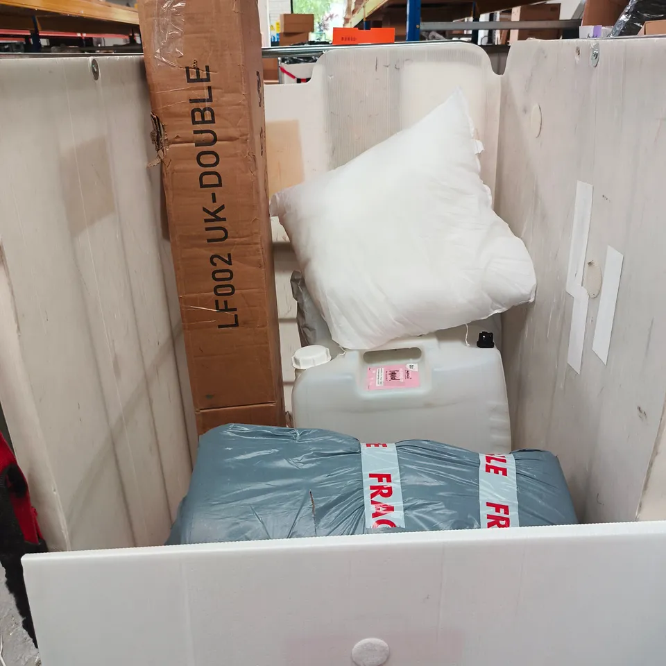 CAGE OF APPROXIMATELY 10 ASSORTED ITEMS TO INCLUDE 20L STORAGE CAN, CUSHION ETC