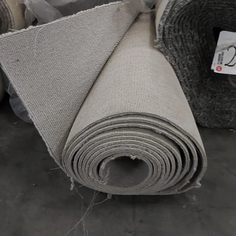 ROLL OF QUALITY CARPET // SIZE: APPROXIMATELY 6.5 X 4m