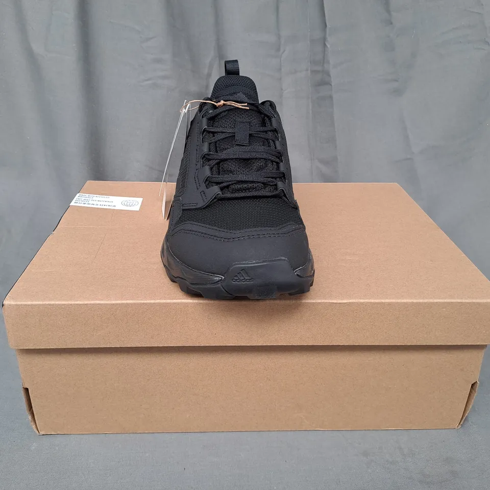 BOXED PAIR OF ADIDAS TERREX TRACEROCKER 2 GTX SHOES IN BLACK UK SIZE 6