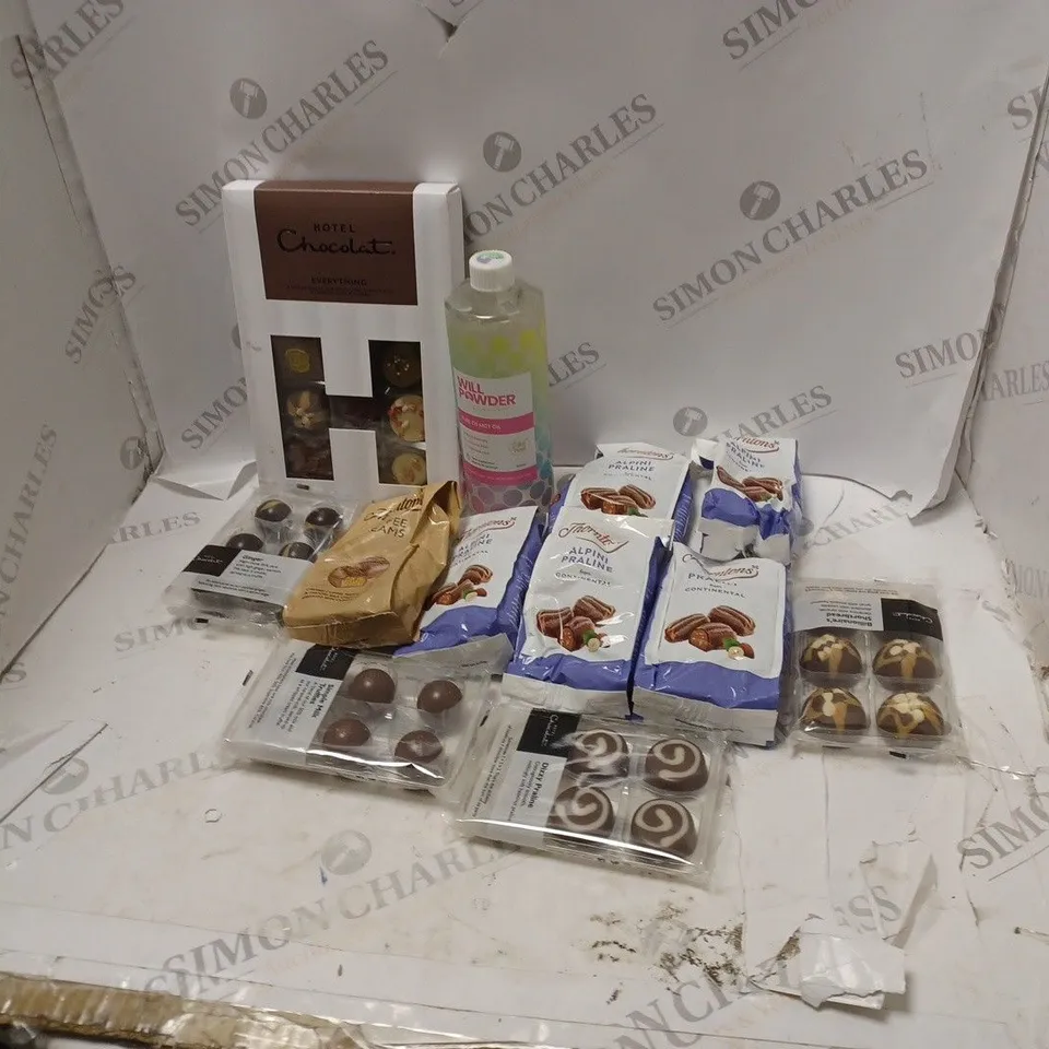 LOT OF ASSORTED FOOD AND DRINK ITEMS TO INCLUDE HOTEL CHOCOLAT, THORNTONS AND WILLPOWDER