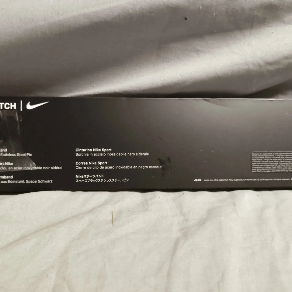 BOXED APPLE WATCH STRAP - ANTHRACITE/BLACK NIKE SPORT BAND - 40MM