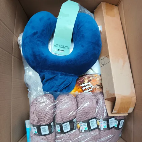 LARGE BOX OF ASSORTED HOUSEHOLD ITEMS TO INCLUDE NECK PILLOW, WOOL AND MILK FROTHER 