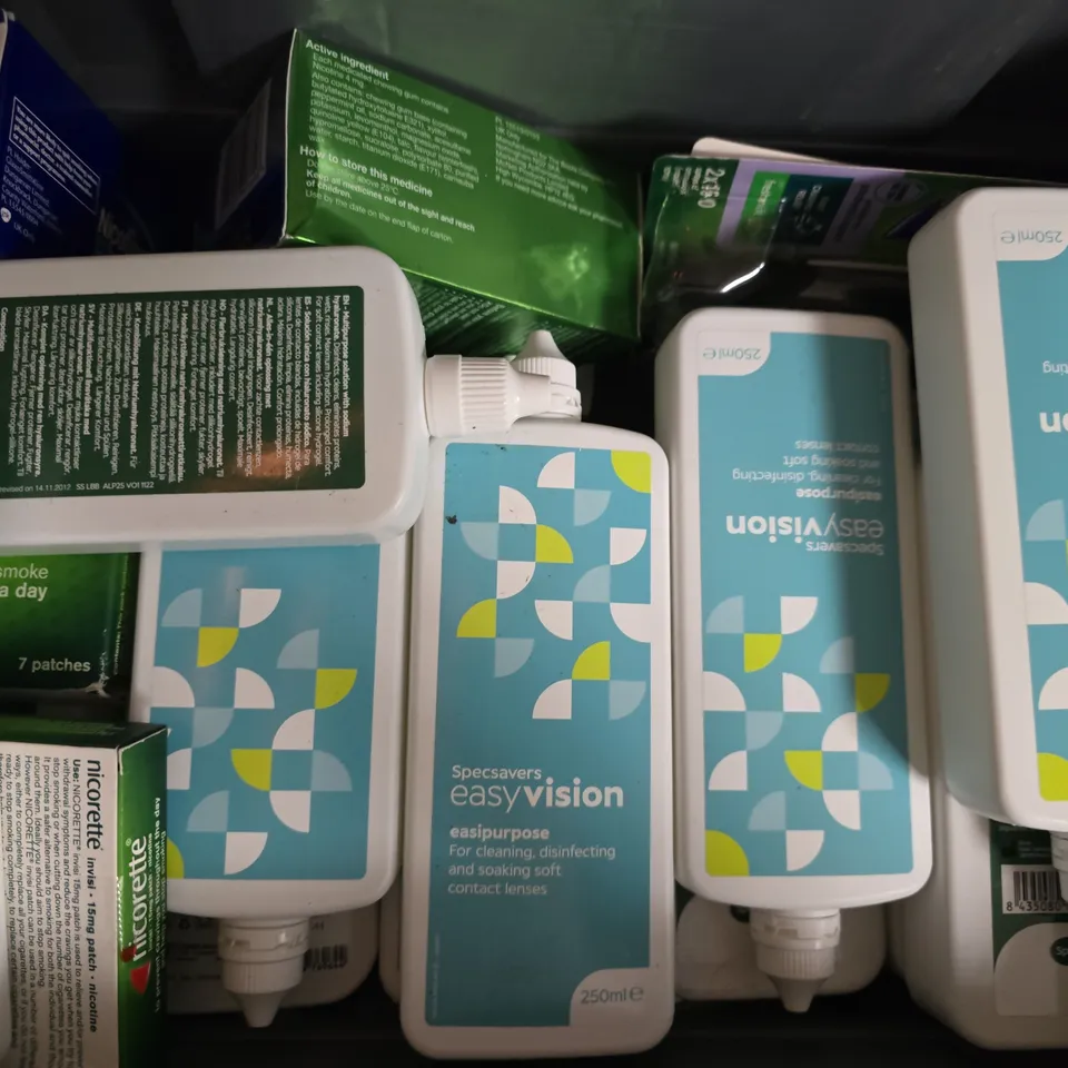 APPROXIMATELY 20 ASSORTED ITEMS TO INCLUDE NICOTINELL, NICORETTE, RENU MPS, EASYVISION, ETC