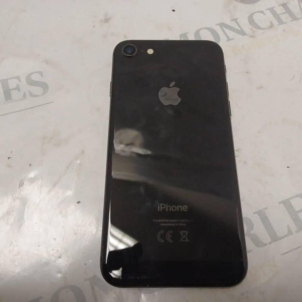 IPHONE 8