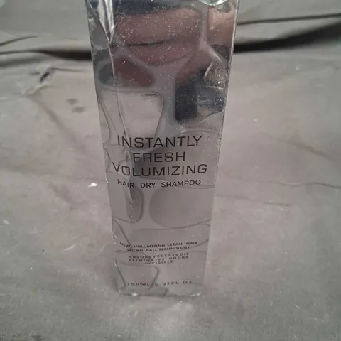 BOXED INSTANTLY FRESH VOLUMIZING HAIR DRY SHAMPOO 150ML