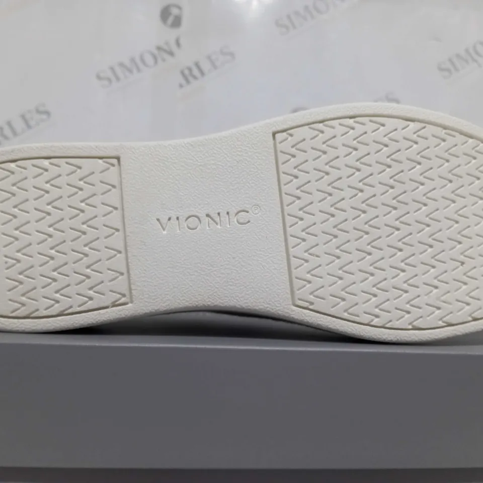 BOXED PAIR OF VIONIC JOVIE SHOES IN WHITE UK SIZE 7