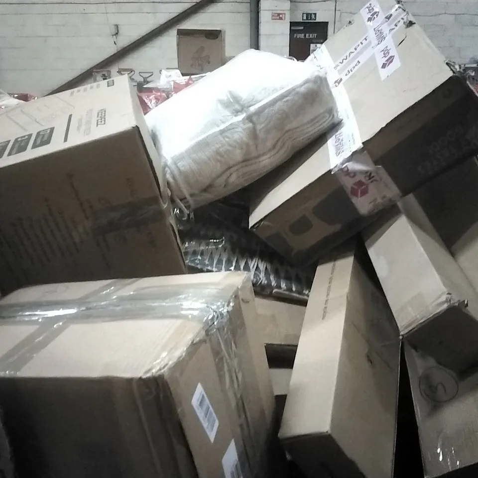 PALLET OF HOUSEHOLD ITEMS TO INCLUDE WALL ART,BREAD MAKER,LAUNDRY BASKET, BADMINTON RACKET, CURTAIN ROD AND OTHER ASSORTED ITEMS...