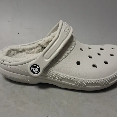 CROCS LIGHT GREY CLASSIC LINED CLOG - UK M3/W4