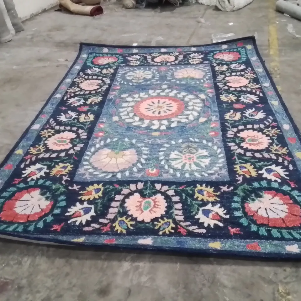 QUALITY DESIGNER AREA RUG - APPROXIMATELY 290X200