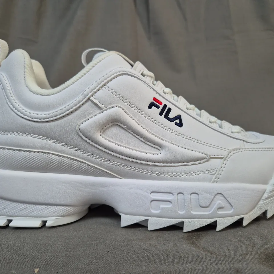 BOXED PAIR OF FILA DISRUPTOR LOW SHOES IN WHITE UK SIZE 11