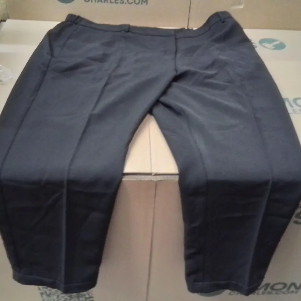 BOXED BRAND NEW APPROXIMATELY 6 CAPSULE TAPERED TROUSERS BLACK SIZE 28L