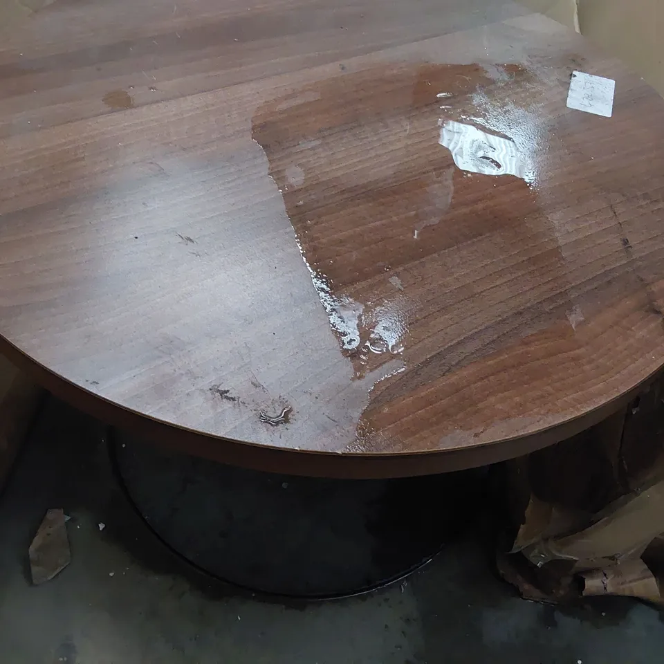 DESIGNER CIRCULAR WOOD EFFECT COFFEE TABLE BLACK METAL SUPPORTS