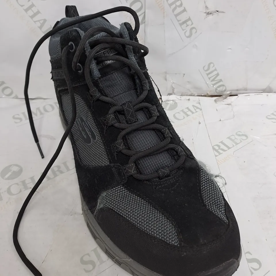 PAIR OF BOXED SKETCHERS LACE BOOT BLACK, UK SIZE 11