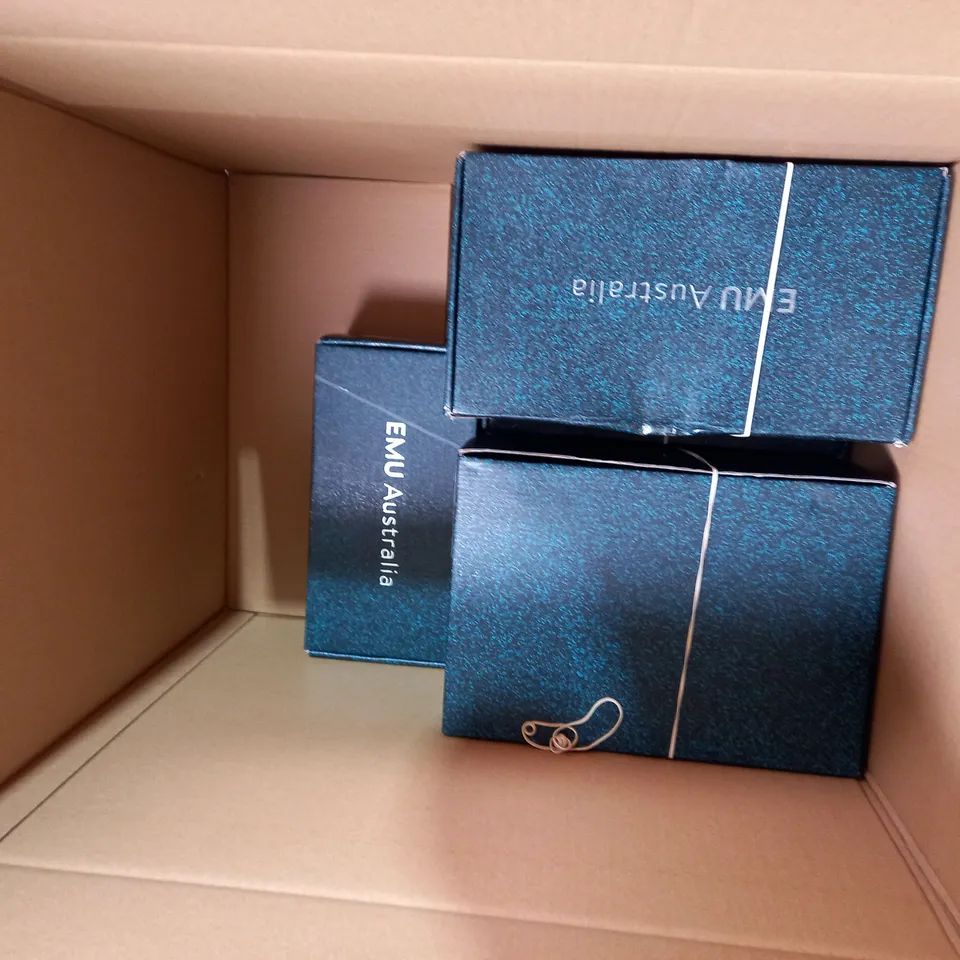 BOX OF APPROXIMATELY 8 ASSORTED EMU AUSTRALIA FOOTWEAR ITEMS 