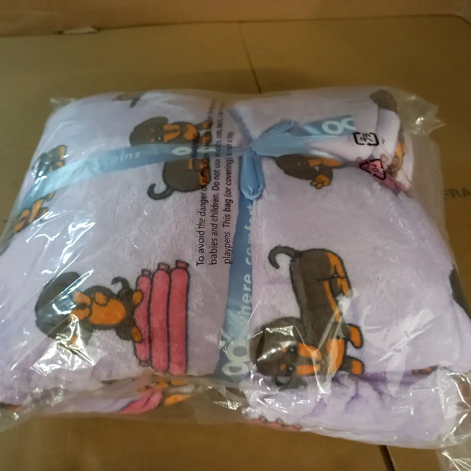 BAGGED PALE PURPLE DOG THEMED HOODED BLANKET