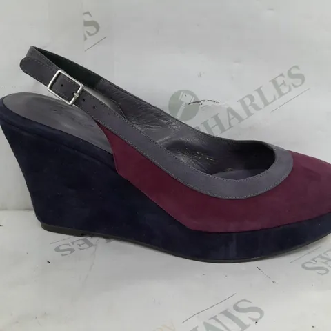PAIR OF BODEN ANKLE BUCKLE RAISED HEEL SHOES IN RED/NAVY - SIZE 39