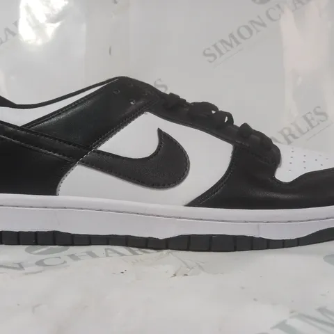 PAIR OF NIKE SHOES IN BLACK/WHITE UK SIZE 11