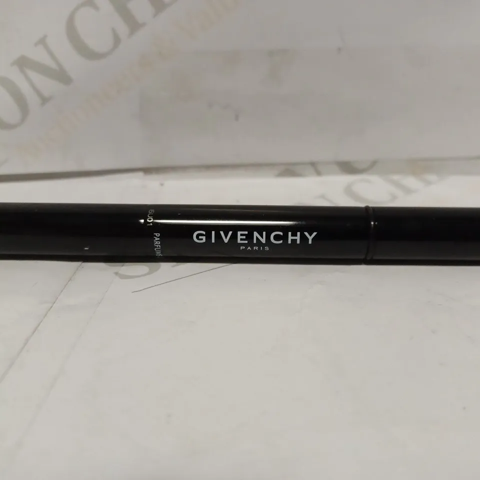 LOT OF APPROXIMATELY 10 GIVENCHY MISTER LIGHT STYLO CORRECTION PEN IN 5 MISTER BISCUIT