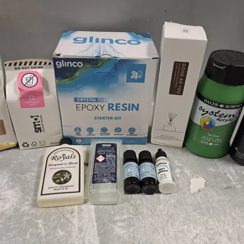 ASSORTED HOUSEHOLD ITEMS TO INCLUDE EPOXY RESIN STARTER KIT, WASHING UP LIQUID, REED DIFFUSER, ETC