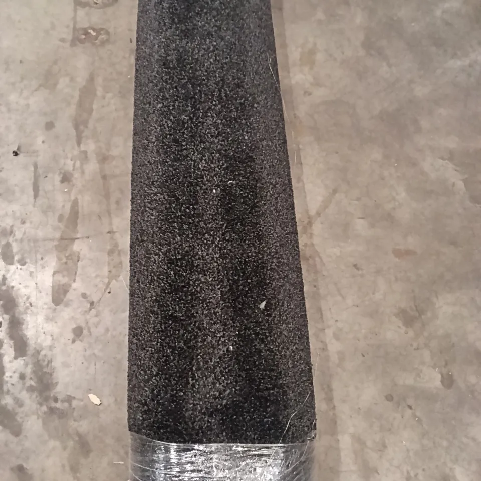 ROLL OF NEW LINCOLNSHIRE BLACKJACK APPROX SIZE: 2M X 4M