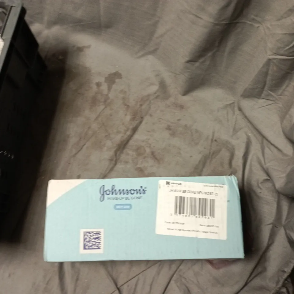 TOTE OF APPROXIMATELY 20 ASSORTED HEALTH / BEAUTY ITEMS TO INCLUDE: ICE ROLLER AND MAKEUP BE GONE WIPES 