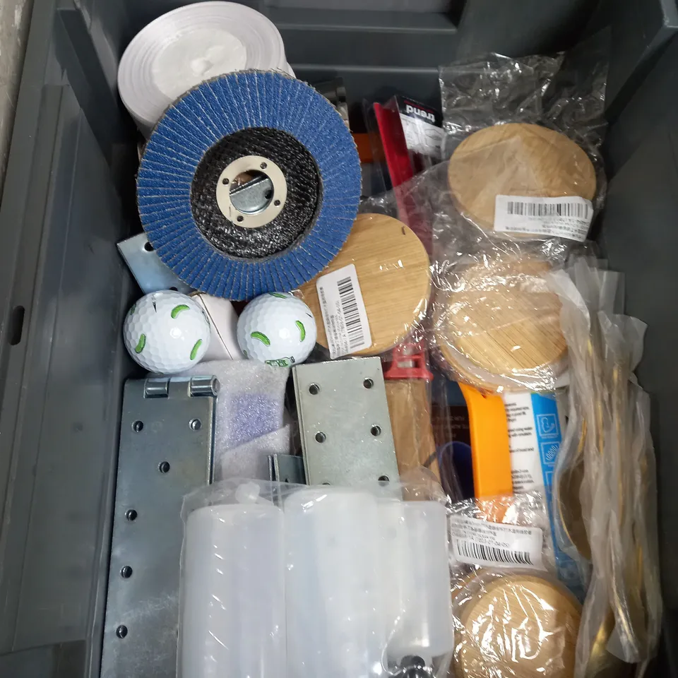 APPROXIMATELY 20 ASSORTED HOUSEHOLD ITEMS TOO INCLUDE CUTTING WHEEL , STORM GLASS , ROTARY CUTTER , ETC 