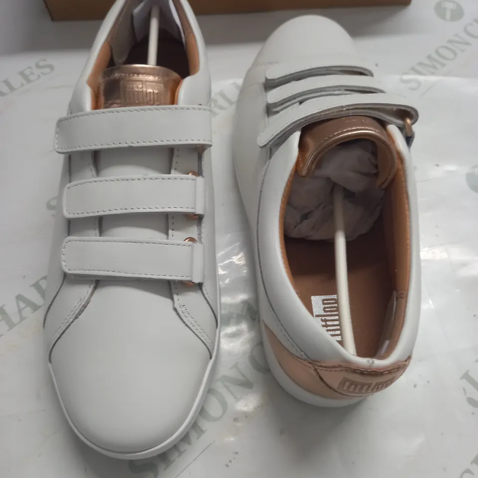 BOXED PAIR OF RALLY METALLIC BACK LEATHER STRAP SNEAKERS IN WHITE - UK 5.5