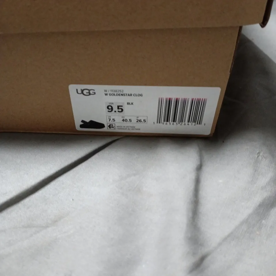 UGG Women's Goldenstar Clog – UK 7.5, Black (US 9.5, EU 40.5) – Boxed