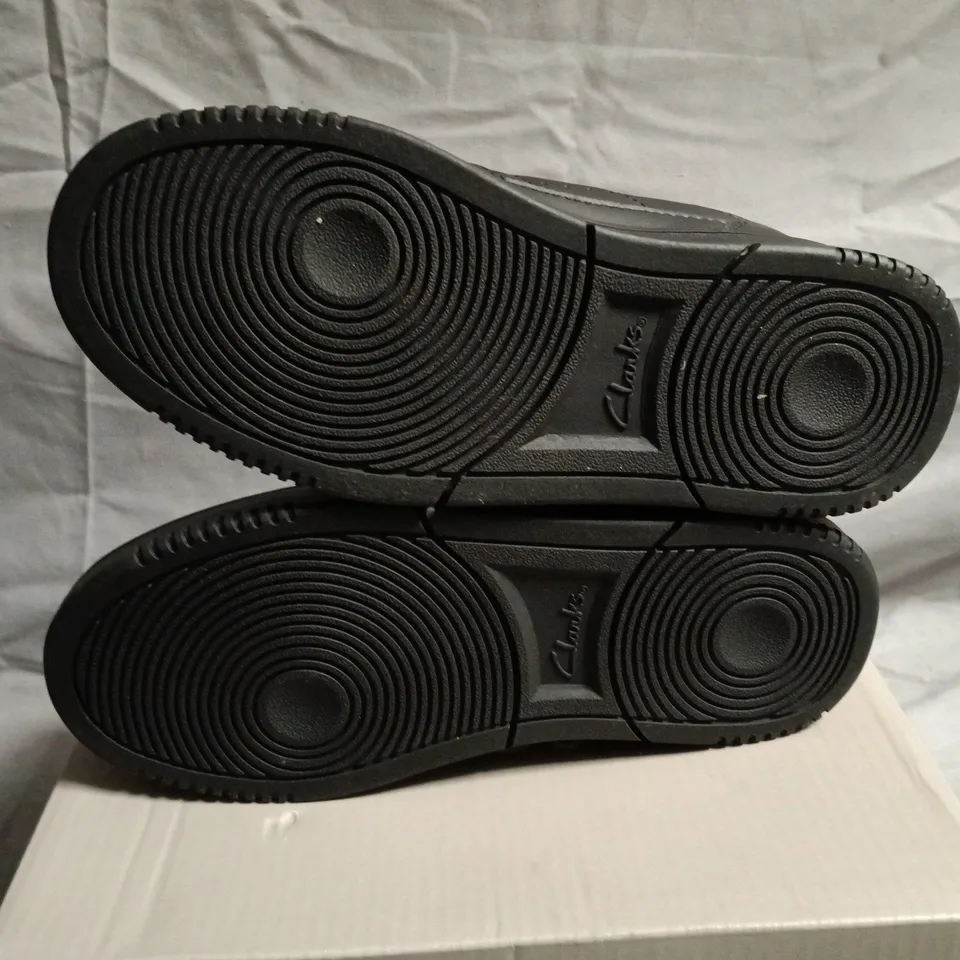 CLARKS CANYON SKY K KIDS' BLACK VELCRO TRAINERS – UK 13