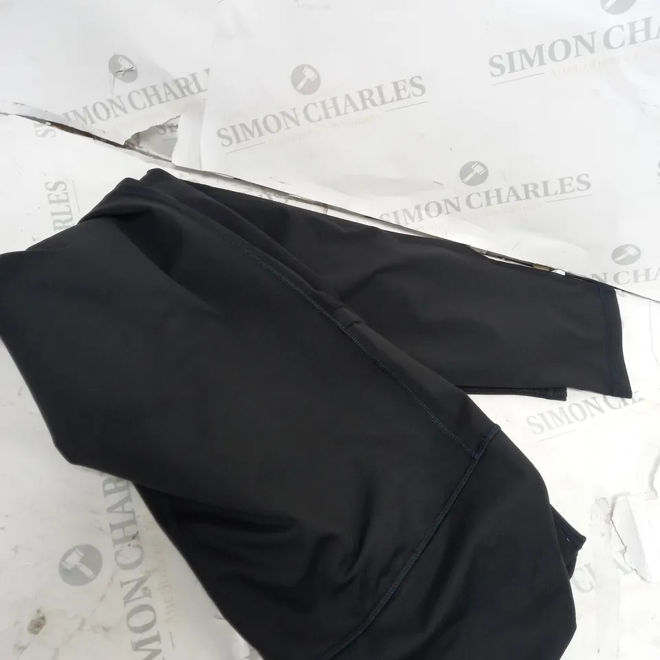 FABLETICS BLACK ON THE GO HIGH WASTED LEGGINGS - SIZE 2X