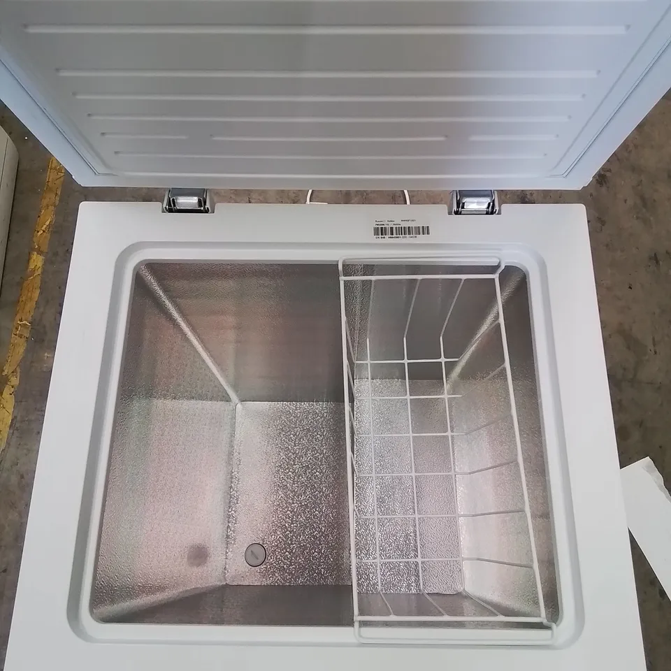 RUSSELL HOBBS CHEST FREEZER MODEL RH99CF1001 IN WHITE -COLLECTION ONLY-