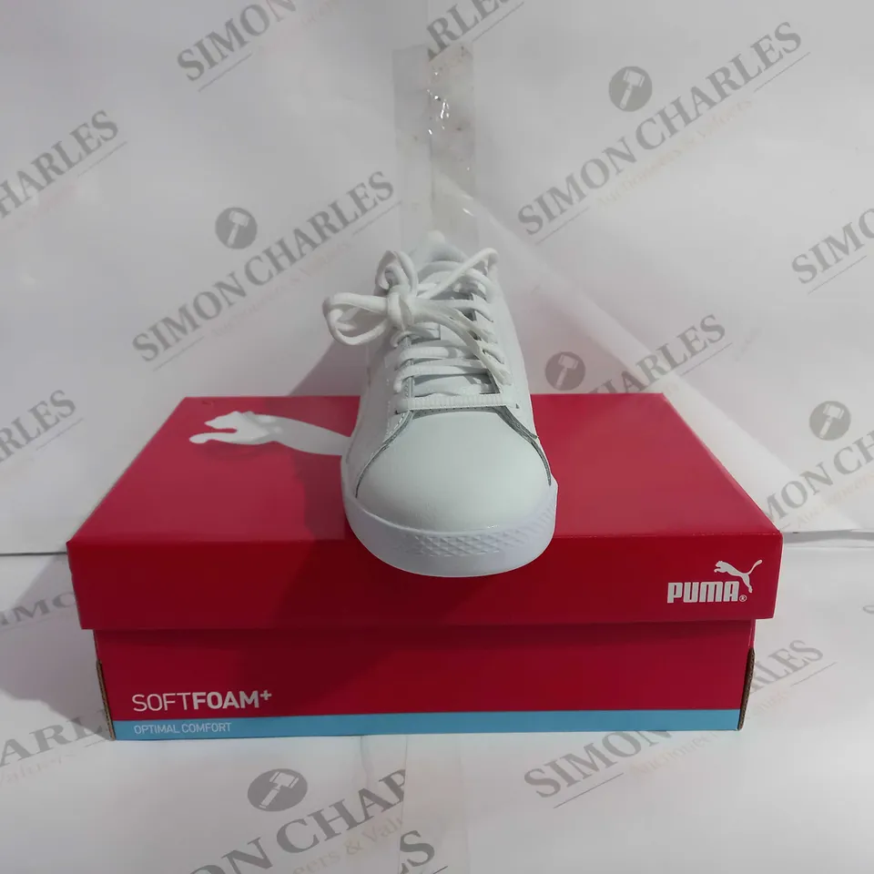 BOXED PUMA SMASH WNS V2 WHITE TRAINER - WOMENS  UK 4 1/2 