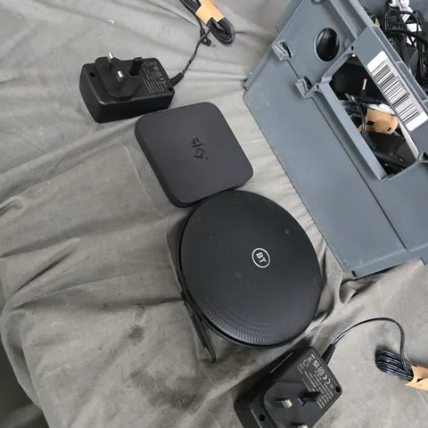 BT WHOLE HOME WI‑FI DISC ROUTER X2  – NETWORK EXTENDER AND VARIOUS MAINS ADAPTORS X15 APPROXIMATELY.