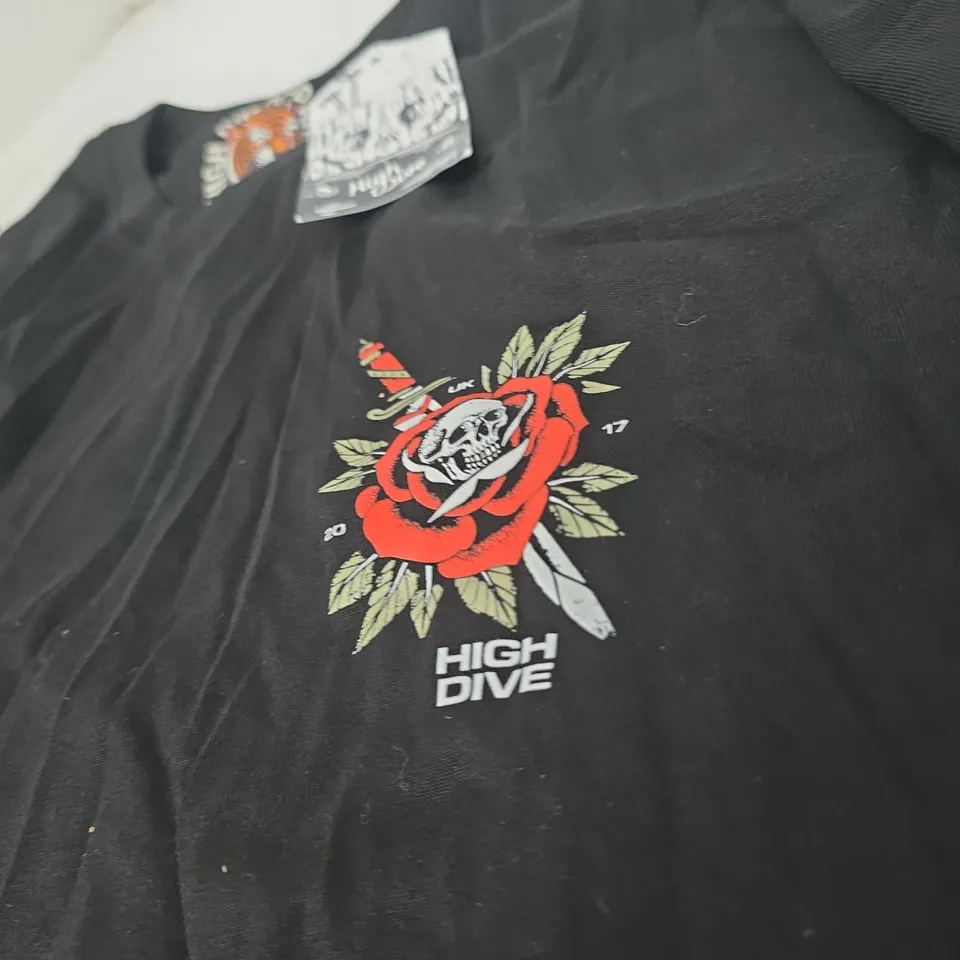 BLACK T-SHIRT BY HIGH DIVE – LARGE, GRAPHIC SKULL ROSE DESIGN