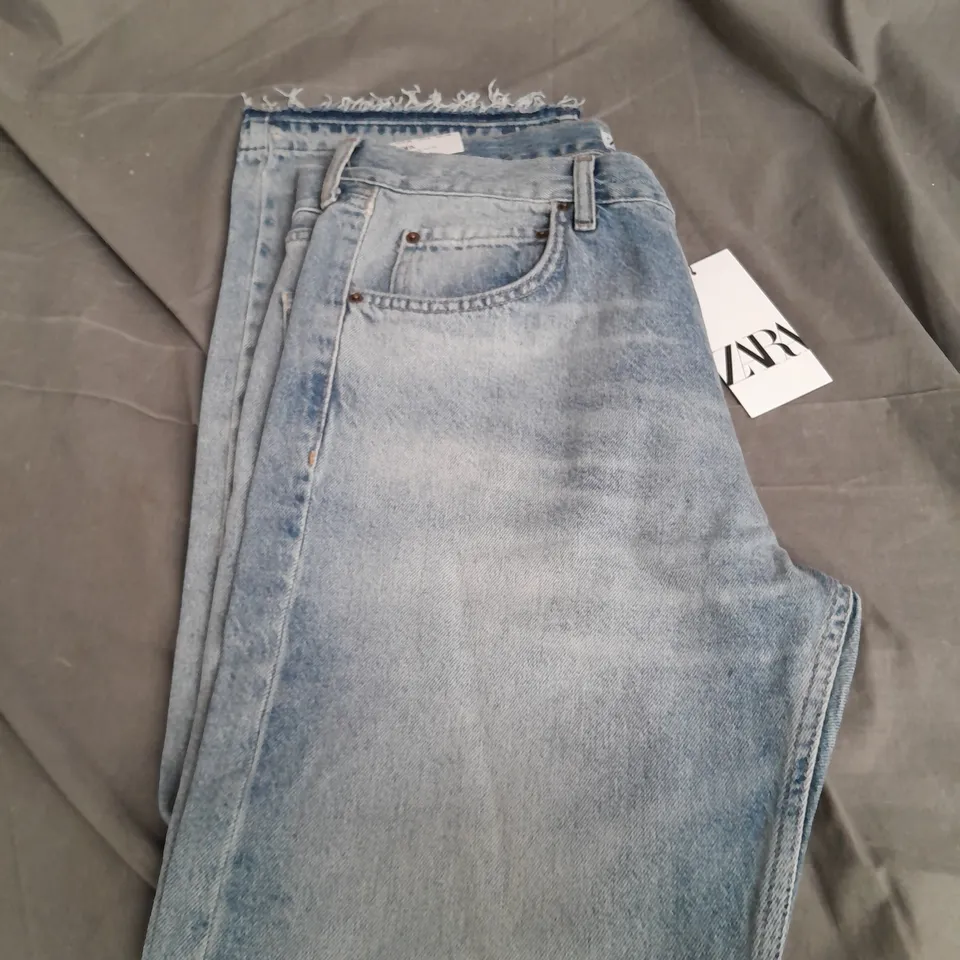 ZARA MENS RELAXED RELAXED STRAIGHT FIT FRAYED HEM JEANS BLUE SIZE 38