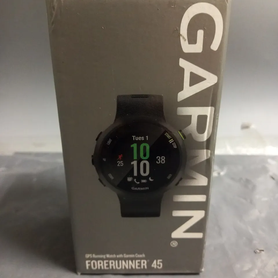 BOXED GARMIN FORERUNNER 45 GPS RUNNING WATCH