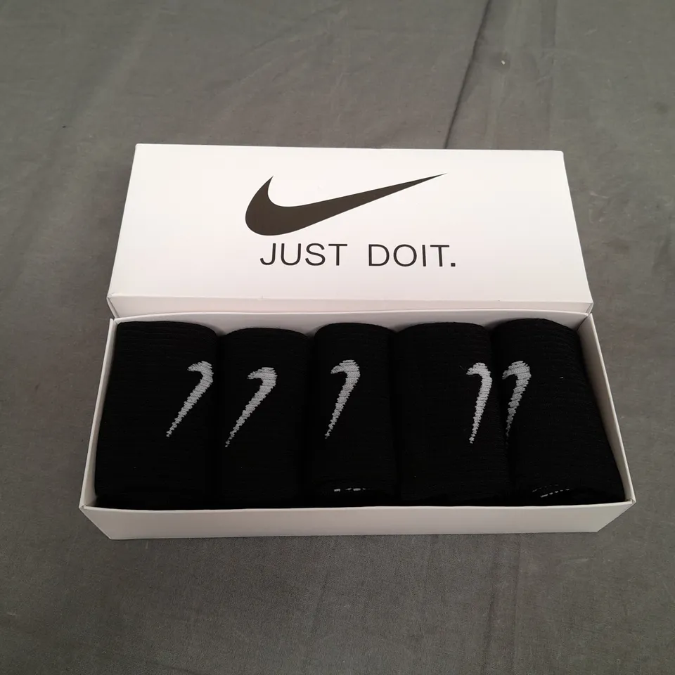 BOXED NIKE JUST DO IT BLACK SOCKS - SIZE UNSPECIFIED 