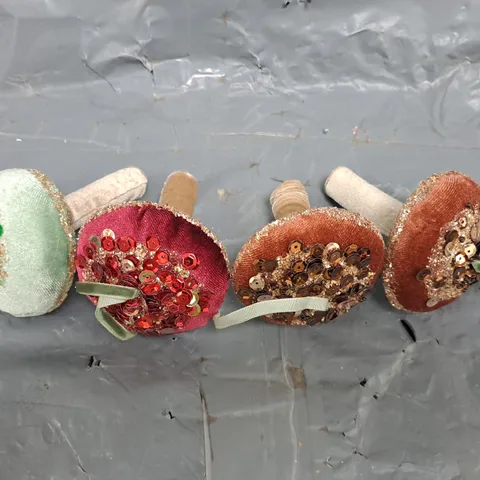 SARA BY SARA DAVIES SET OF 6 VELVET DECORATIONS